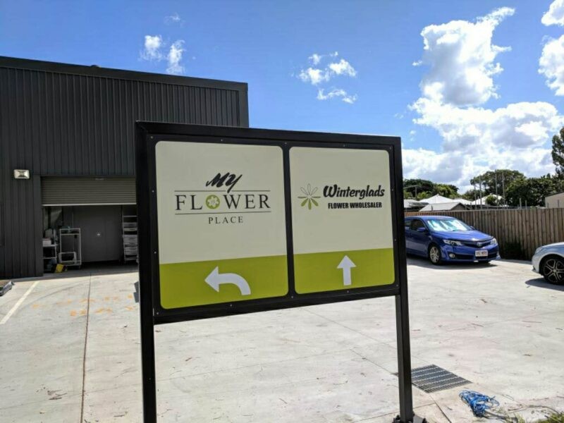 Metal Directional Sign Standee