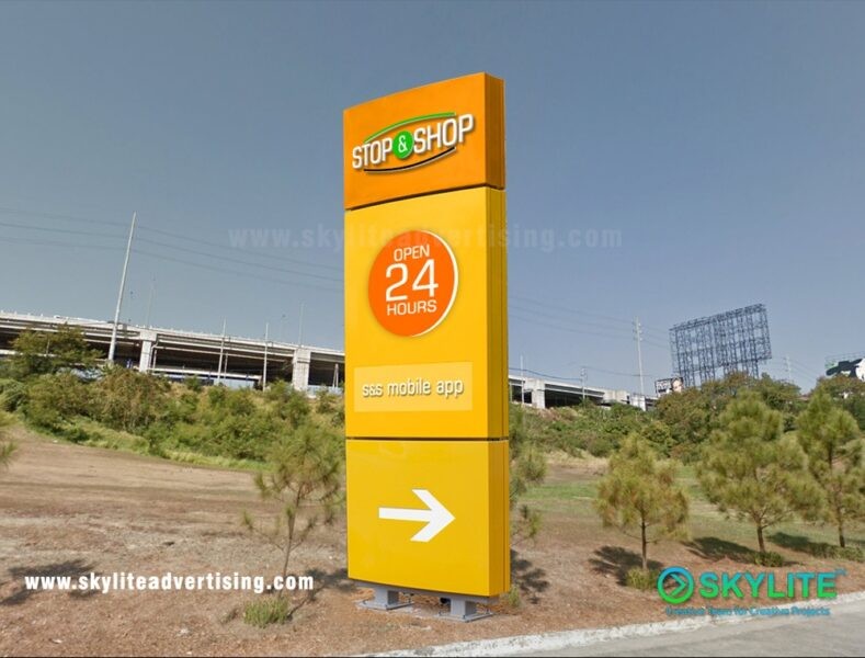 Lighted Convenience Store Pylon Sign